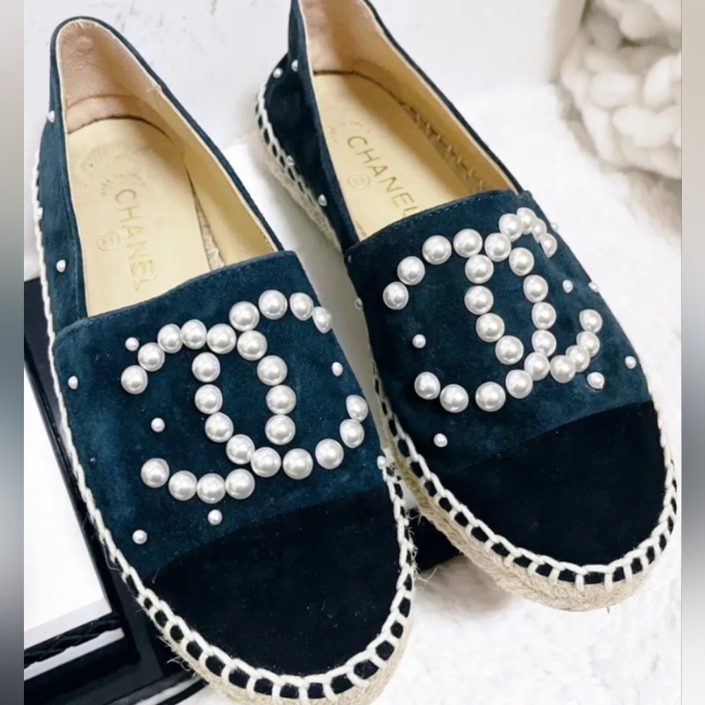 CHANEL Suede Pearl CC Espadrilles